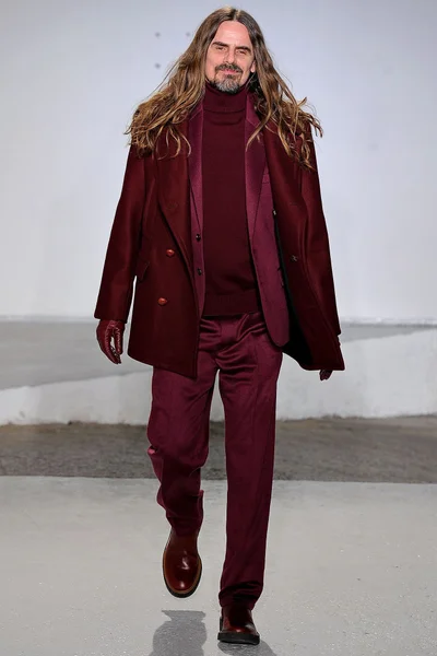 Look 10